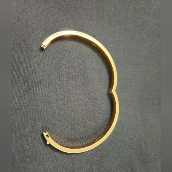 Coach Signature Gold Tone Kissing C Hinged Bangle Bracelet W/ Embedded Crystals - Picture 4 of 10